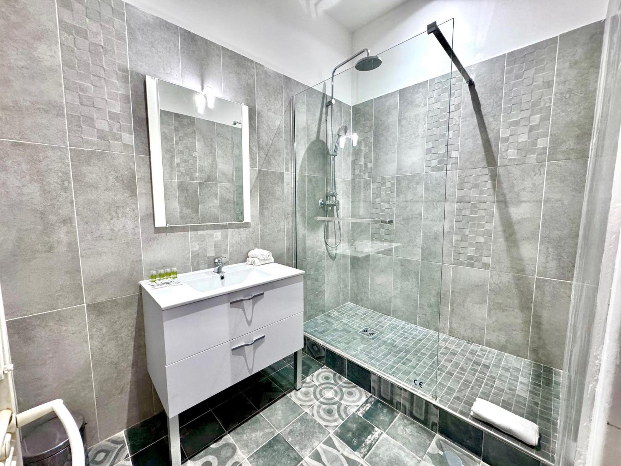 Aparthotel Riviera - Pont Vieux 2 - Old Town - Charm 2 Bedrooms Apartement Ac - 5Mn Beach Nicea Zewnętrze zdjęcie